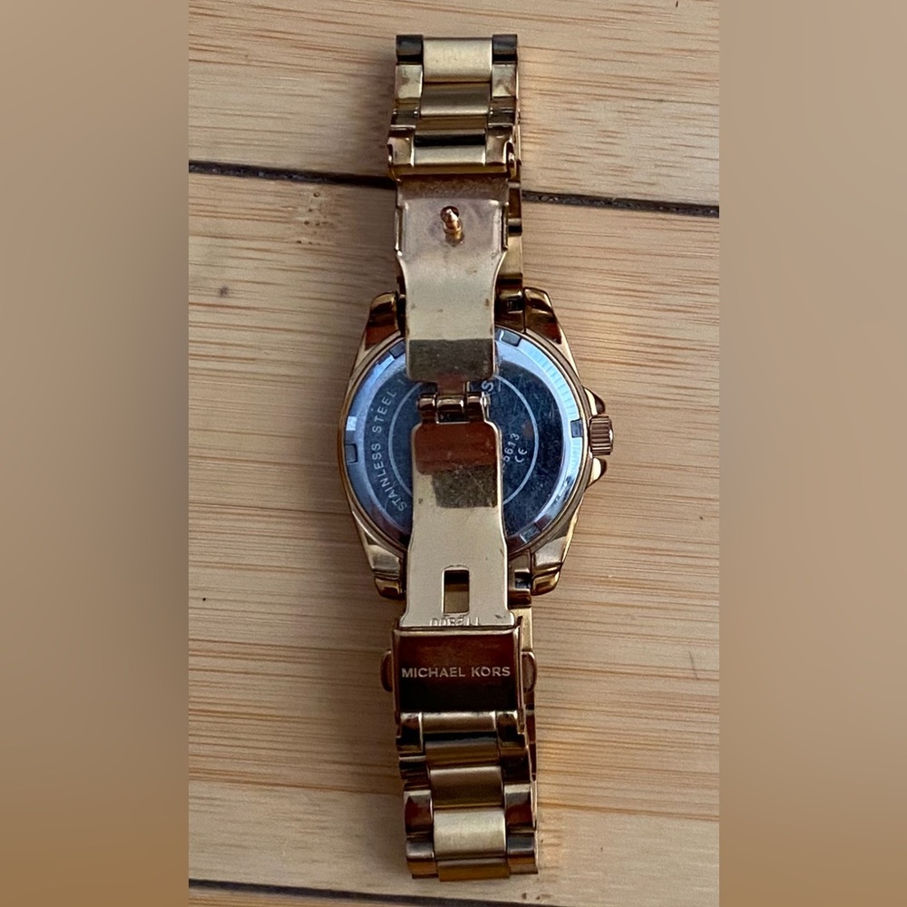 MICHAEL KORS Women's Chronograph Bryant Stainless Steel Bracelet Watch - Picture 6 of 8